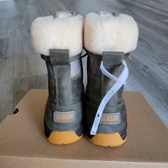 UGG Butte II Camo Snow Leather Boot - Picture 5 of 10